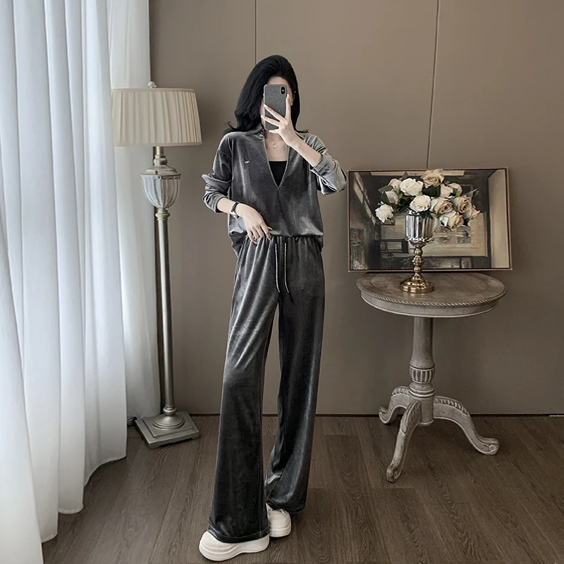 高级感休闲运动套装女秋季洋气显瘦金丝绒V领卫衣阔腿裤三件套装