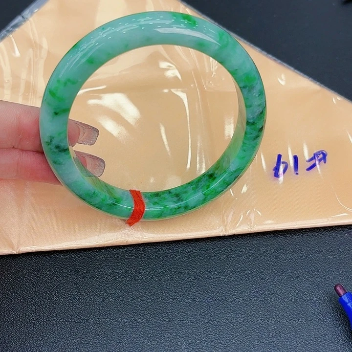 翡翠手镯未镶嵌天然缅甸A货翡翠