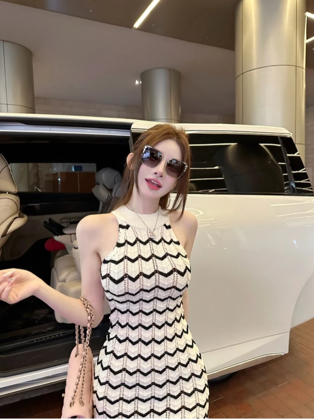 TUTU【米洛斯月光】夏季显瘦气质挂脖无袖露肩针织连衣裙套装#TZ971