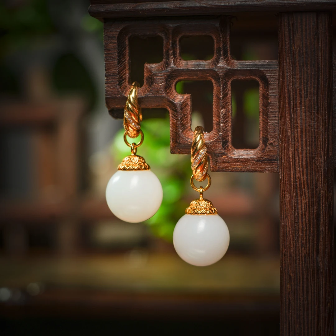 云泥·传世级和田玉山流水料18K金白玉耳坠AE0206约15mm