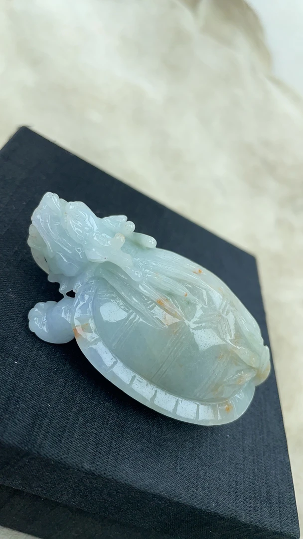 天然翡翠玉精工龙龟摆件一对长65宽45厚39龟向来有长寿之寓意