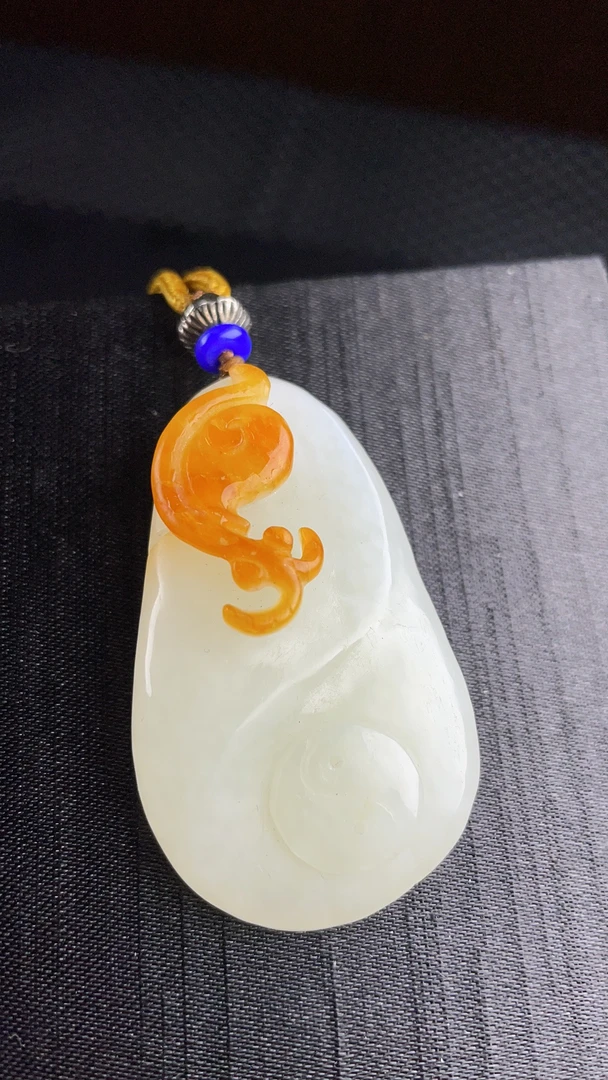 和田玉白玉玉如意吊坠颜色俏色巧雕可做毛衣链男女款