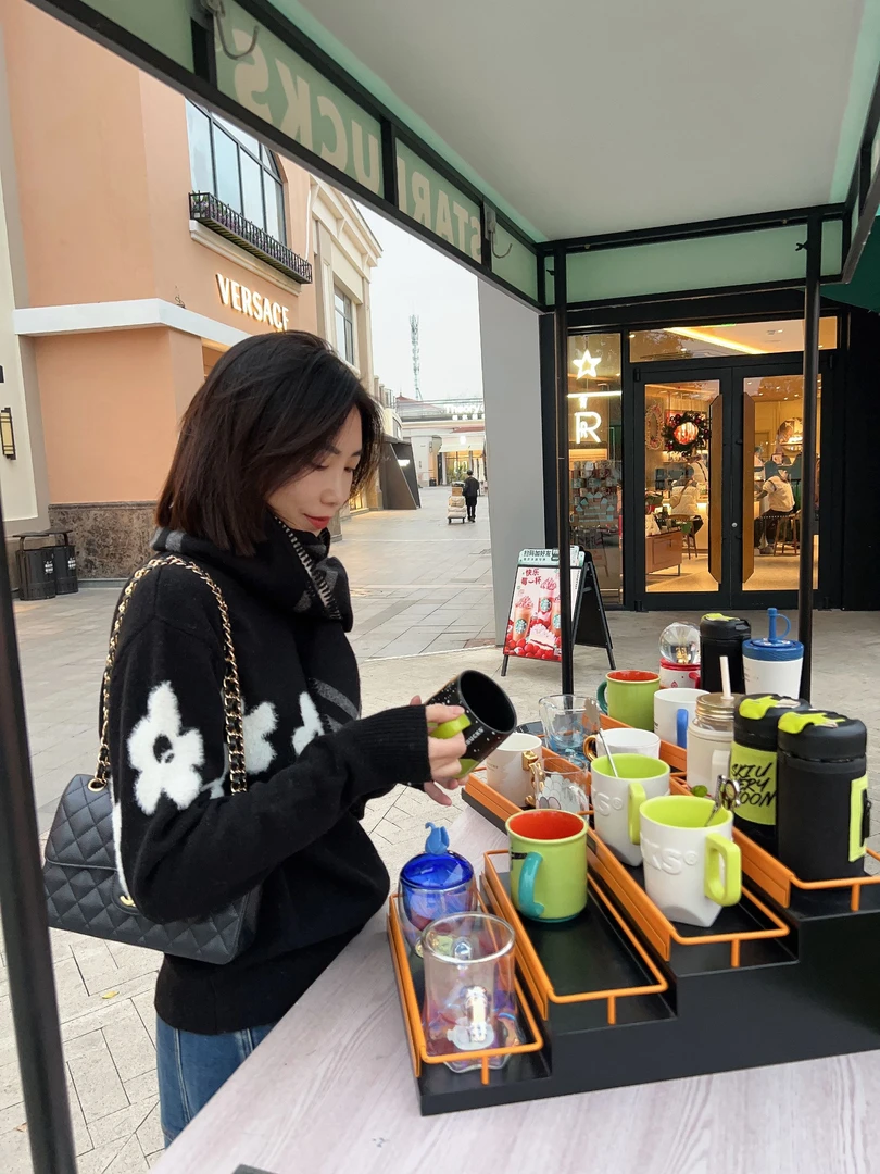 晓夏自制“小花朵” 高克重立体提花软糯亲肤 全羊毛法式针织毛衣