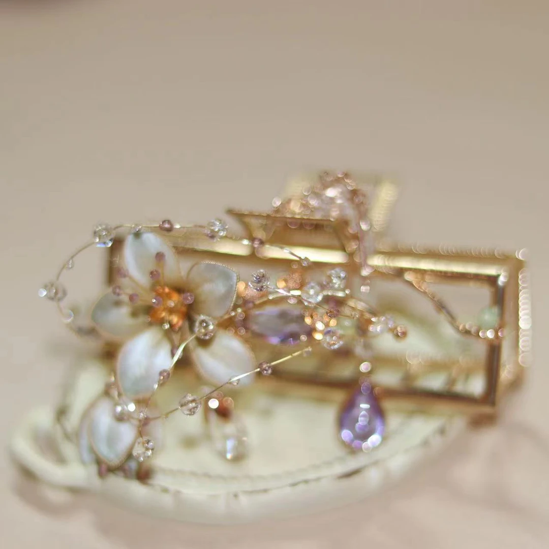 手工桑蚕丝掐丝绒花玉兰抓夹复古汉服发饰时尚轻奢气质