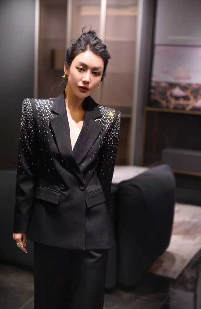 OMG原创时尚，气质轻奢，明星同款网红爆款，西装亮钻秋款套装