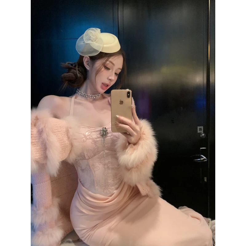 秋季法式气质褶皱收腰显瘦挂脖网纱连衣裙百搭拼接毛毛开衫套装女