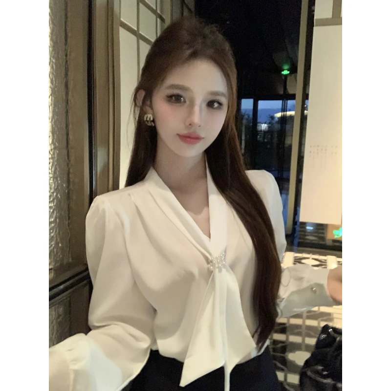 法式优雅白色衬衫纯欲上衣V领飘带气质衬衣设计感别致小衫秋季女