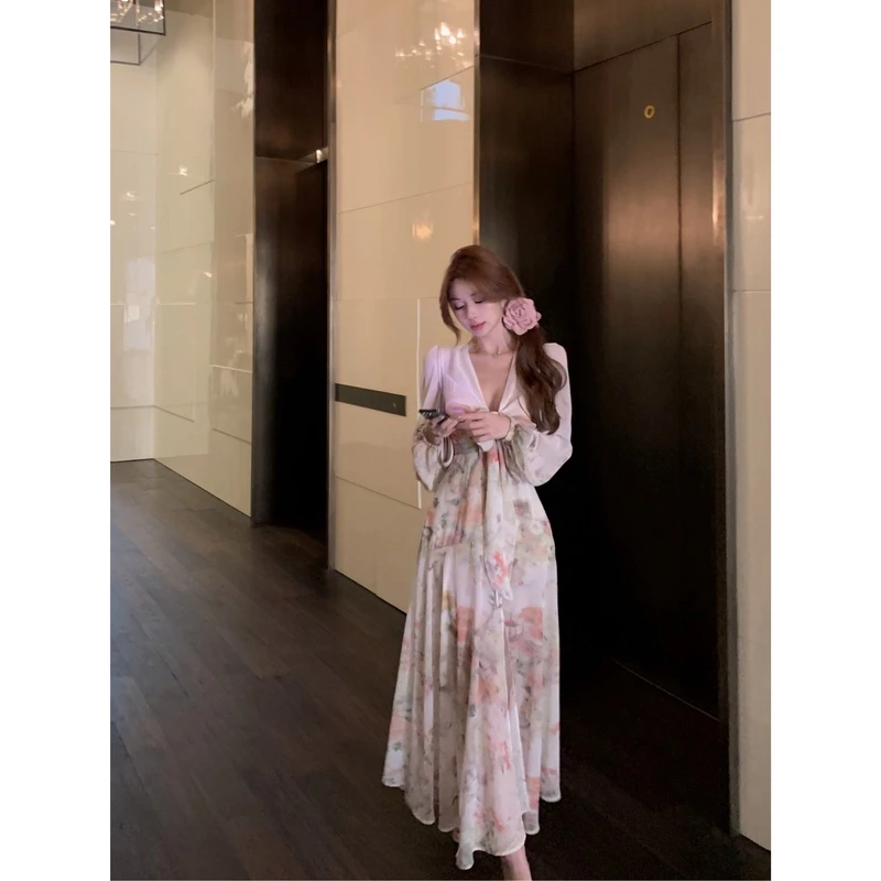 韩版小众别致时尚设计感气质浪漫法式系带纯欲开叉长袖连衣裙女夏