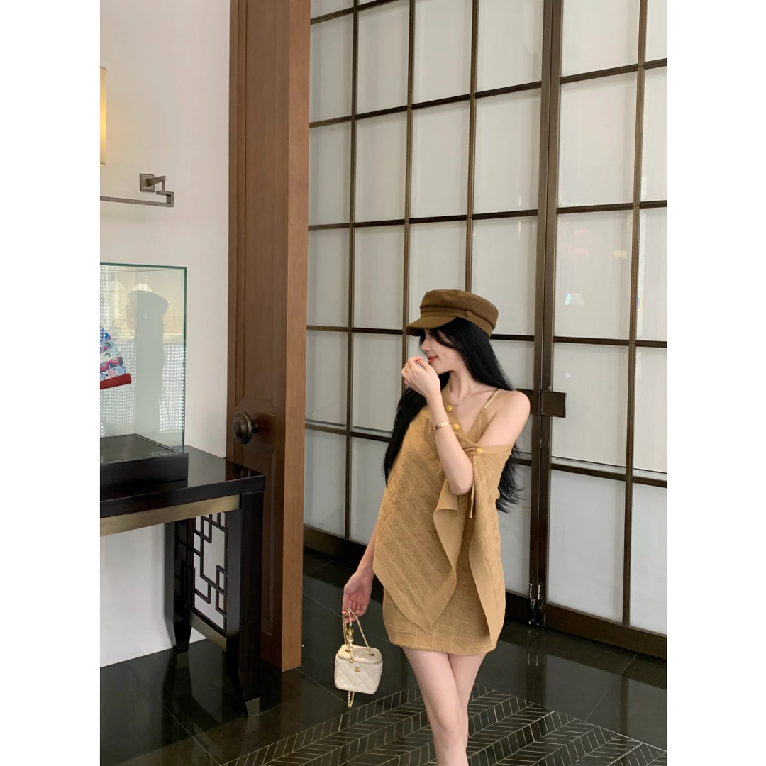 休闲日常简约设计多穿法针织斗篷收腰显瘦包臀吊带连衣裙套装女秋