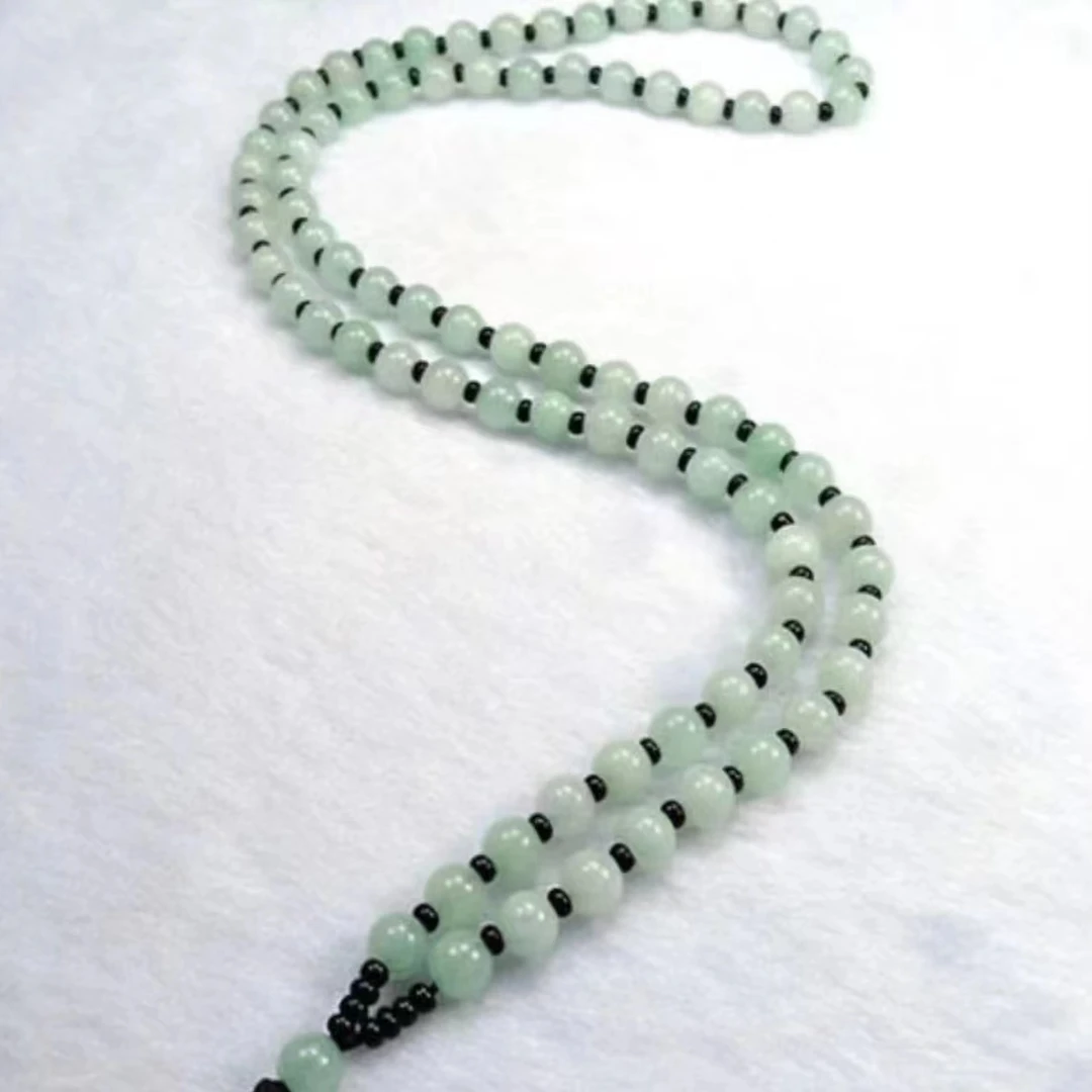 时尚饰品浅绿色链子