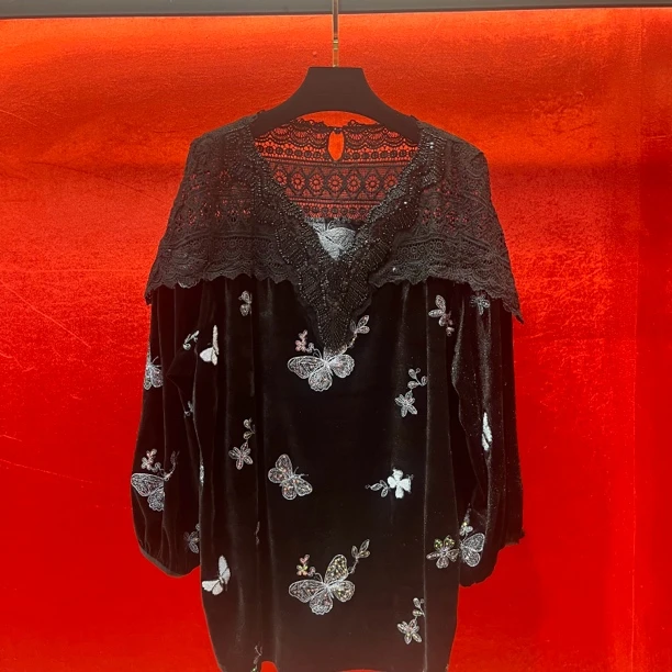 107/109深圳南油小众镂空刺绣烧花大码女装上衣