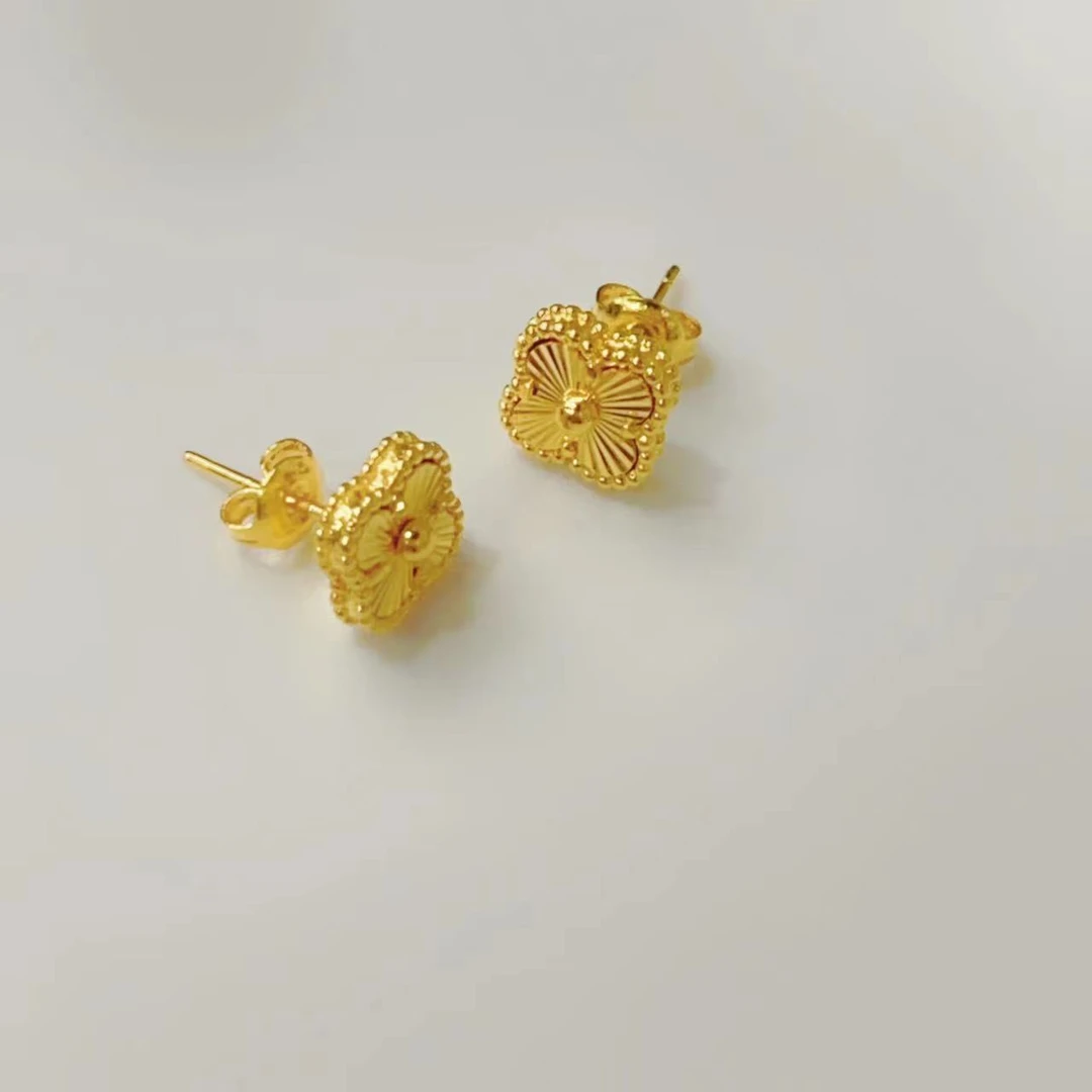 L-8102   足金镭射四叶草耳钉