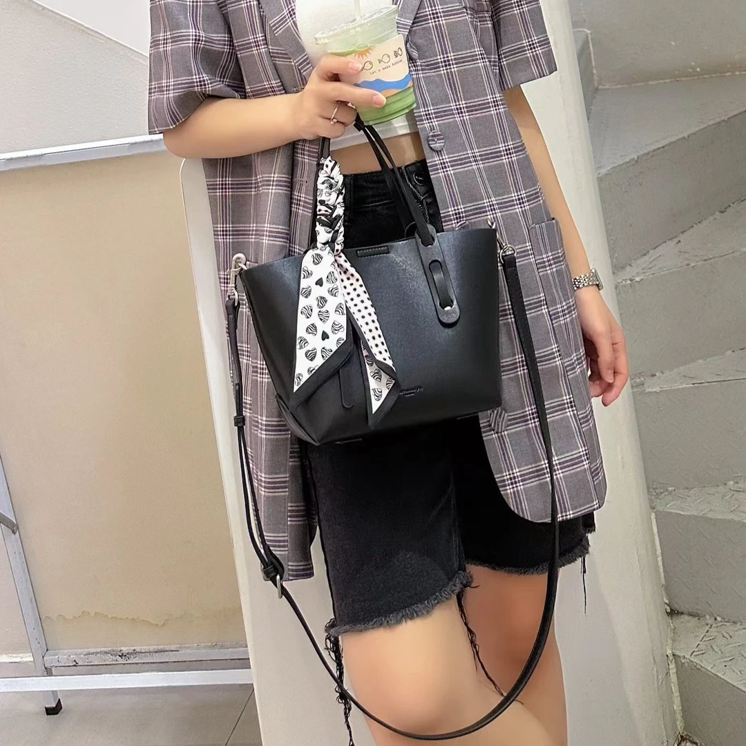 【YI CHEN】QYX-9360-黑色-高定轻奢时尚百搭潮流女士包包