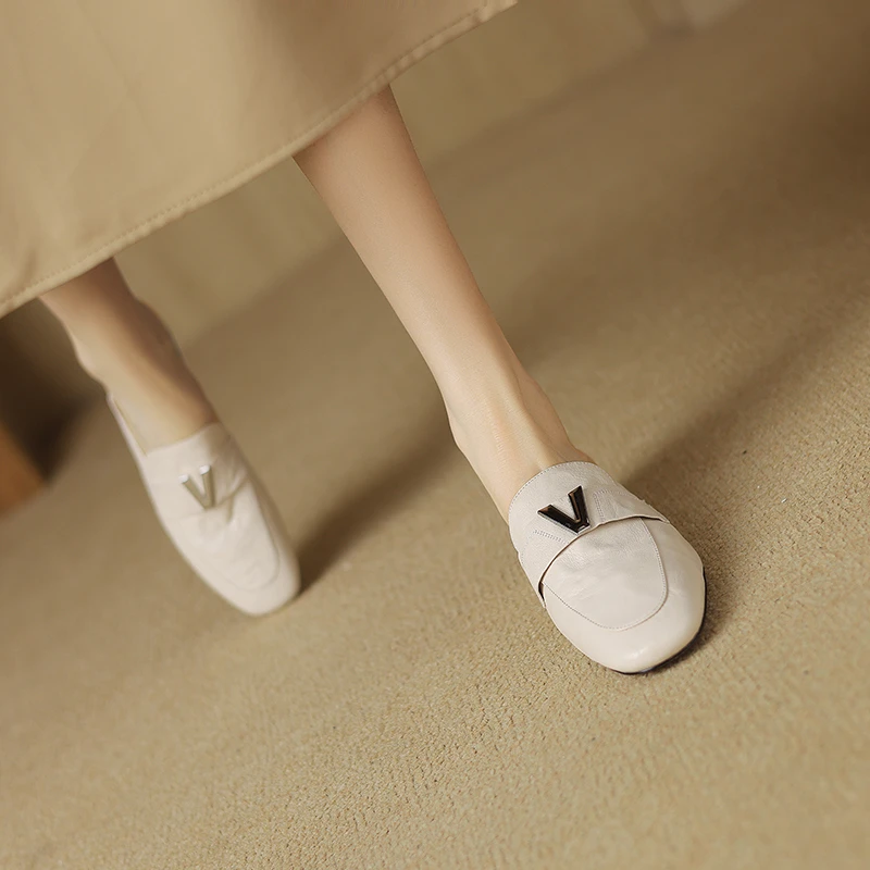 真皮包头气质女夏外穿2024新款粗跟百搭舒适简约中跟懒人穆勒鞋