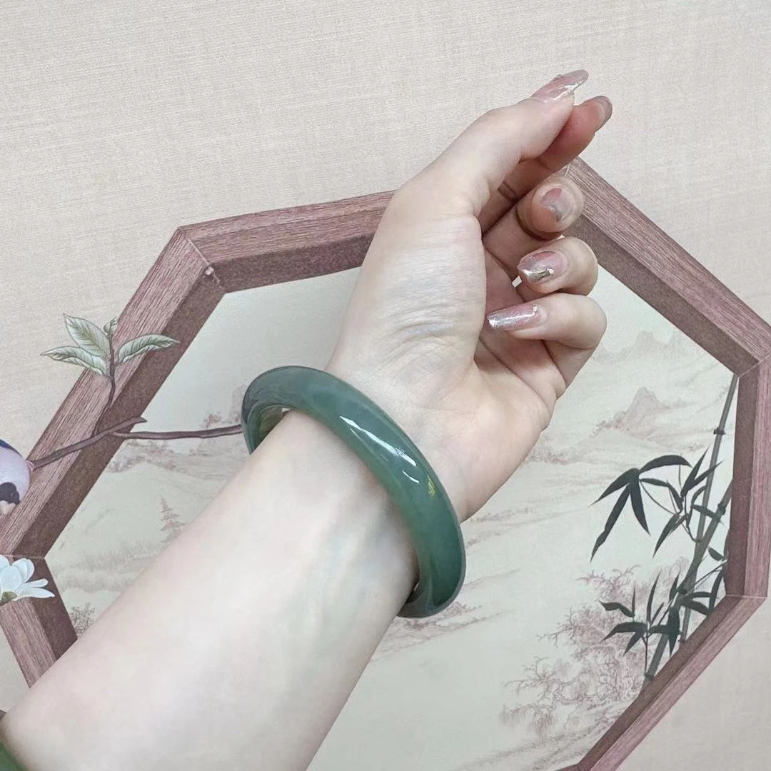 新疆且末蓝和田玉正装手镯，多样性发货，拍一发一