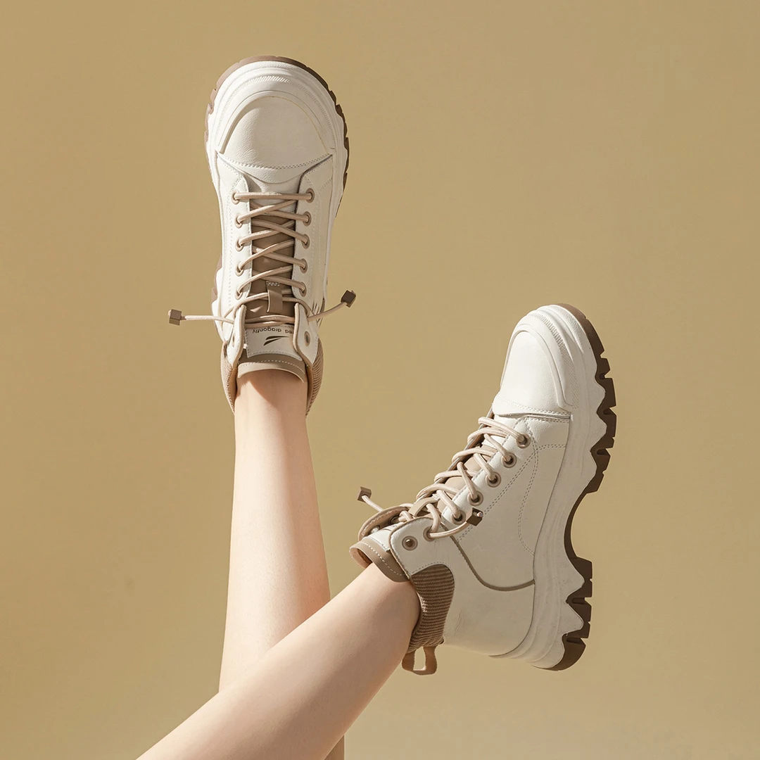 红蜻蜓马丁靴女鞋宽楦高帮厚底英伦风时尚大方休闲靴百搭秋冬圆头