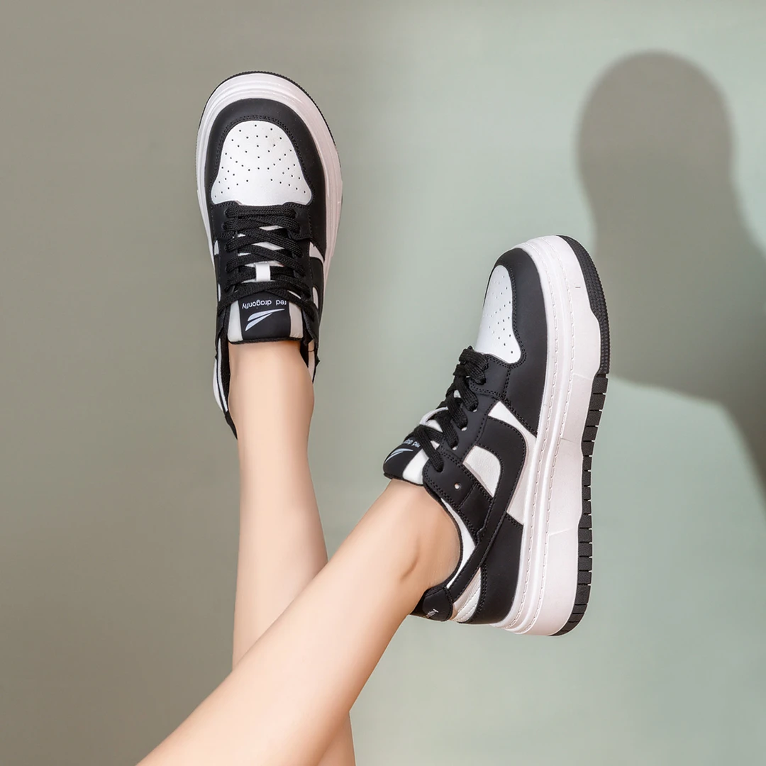 红蜻蜓春夏新款时尚百搭女鞋厚底耐磨防滑休闲潮流系带学生板鞋