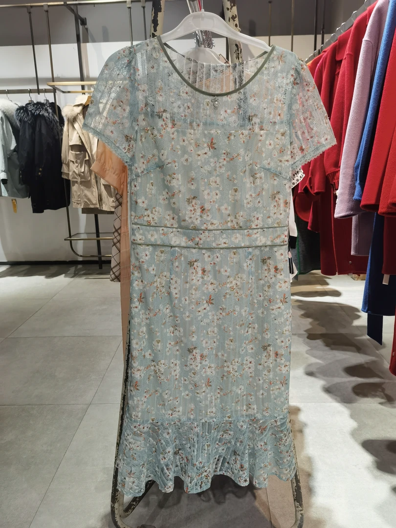 夏装连衣裙气质款飘带设计泡泡袖连衣裙随机混发颜色随机款式一件