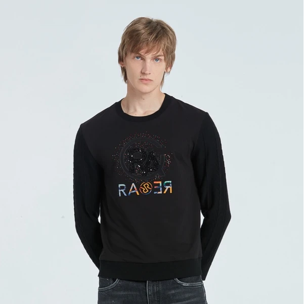 RARE威雅男装秋冬新款黑色幻彩Logo点缀舒适版圆领长袖卫衣