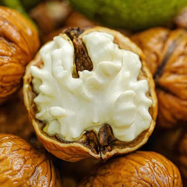 2025云南新鲜老树核桃去青皮现砍现发3斤/5斤 /9斤