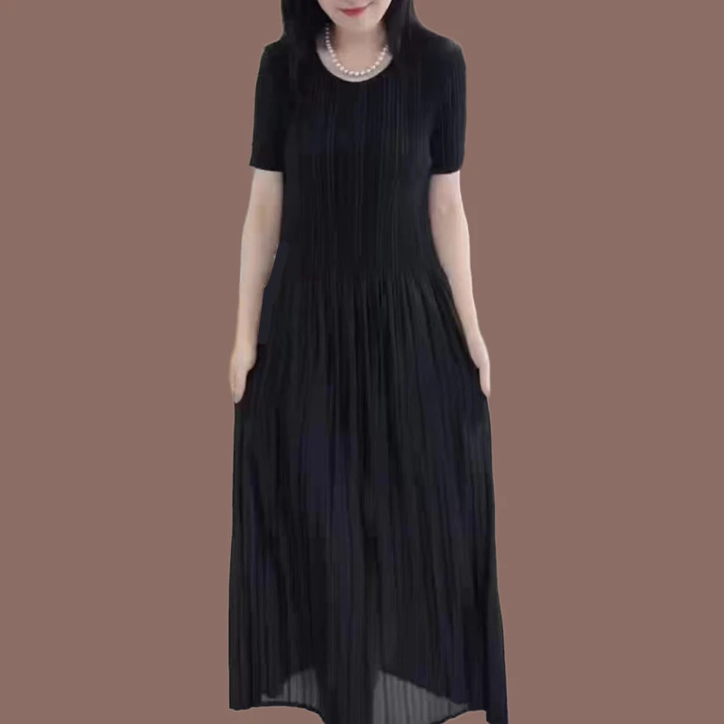 连衣裙褶皱长裙夏季新款短袖气质显瘦小众设计感时尚黑色女王裙子