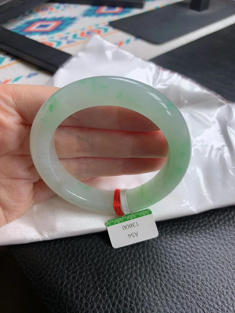 54圈天然缅甸A货翡翠老坑料苹果绿底飘阳绿宽边手镯