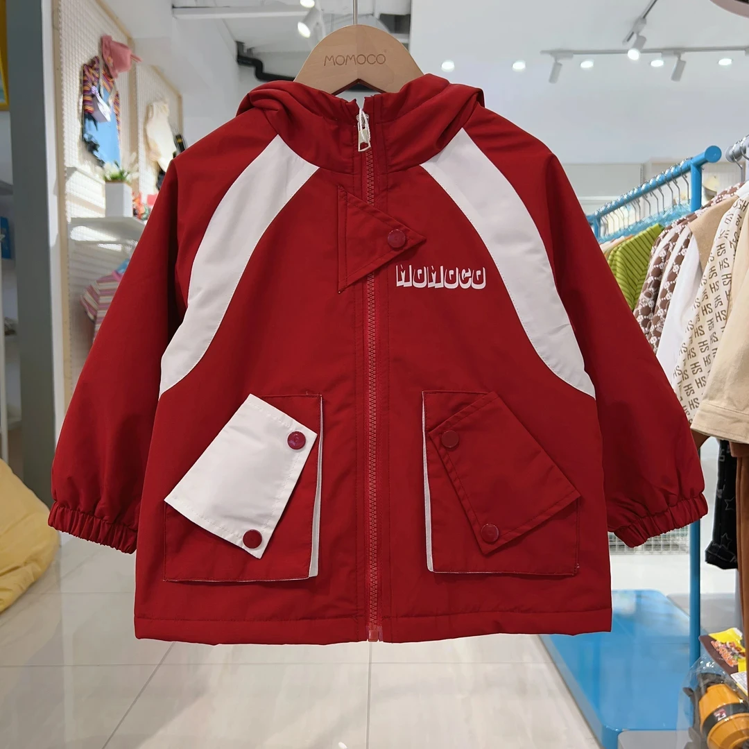 MOMOCO男童冬新款加绒潮流冲锋衣刺绣拼接连帽外套75430107064