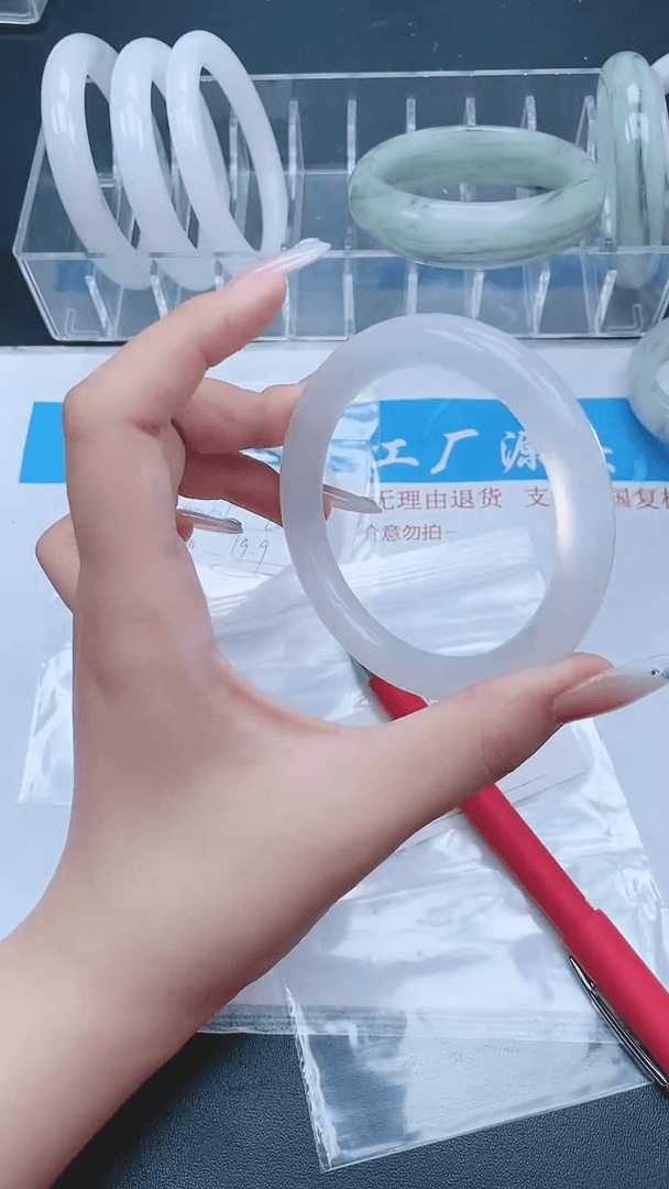 【闪购商品】石英质玉手镯未镶嵌107