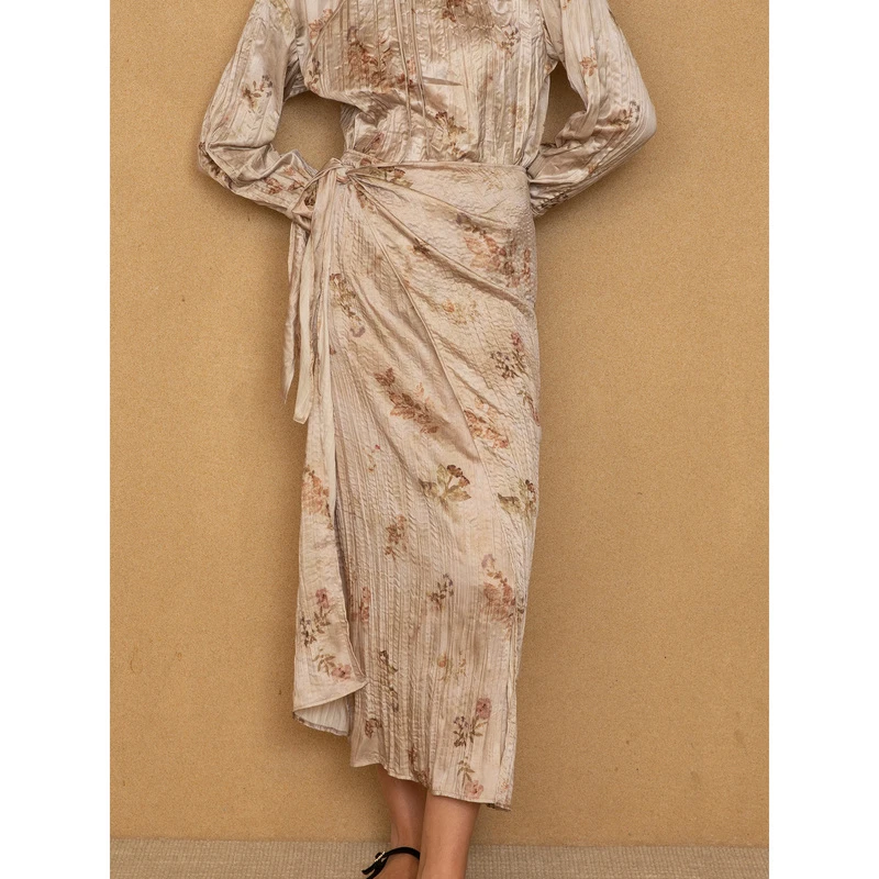 PaleBlueDot蓝点·时髦新中式草木染花卉褶皱肌理系带围裹半裙