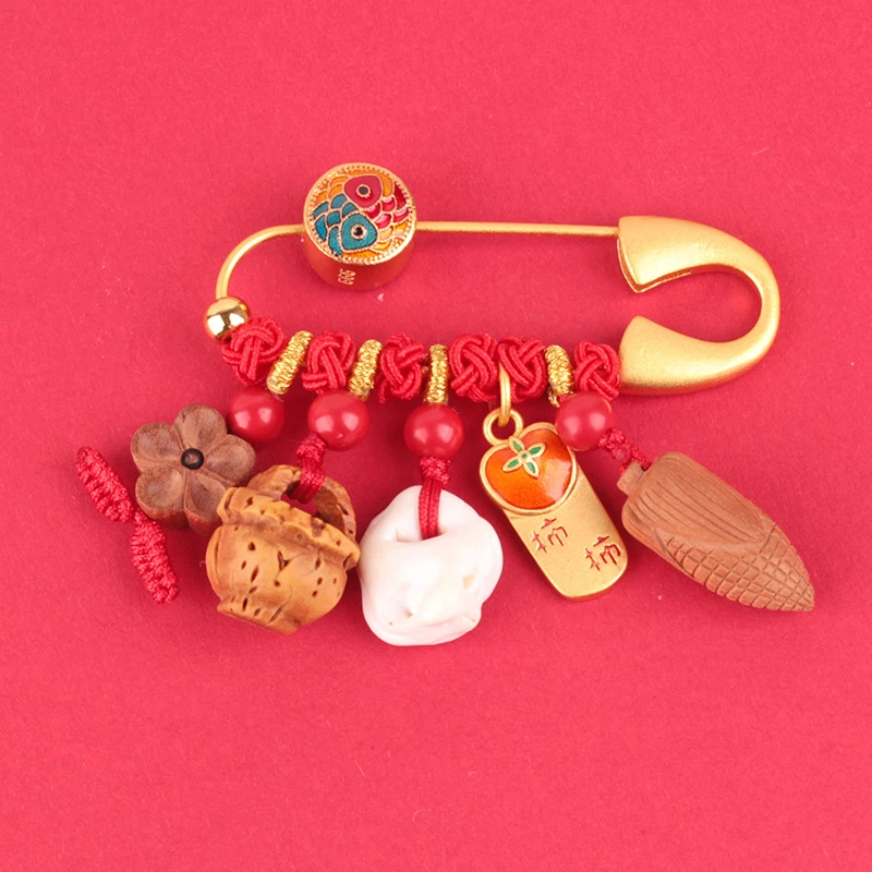 孕妇大号别针红绳挂件婴幼儿生肖胸针小孩外出压惊手编精致