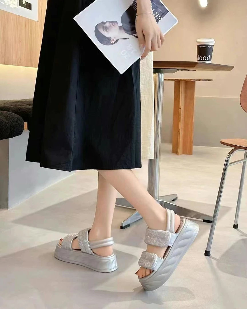 YBLH「巨舒服的·魔术贴」面包凉鞋7393