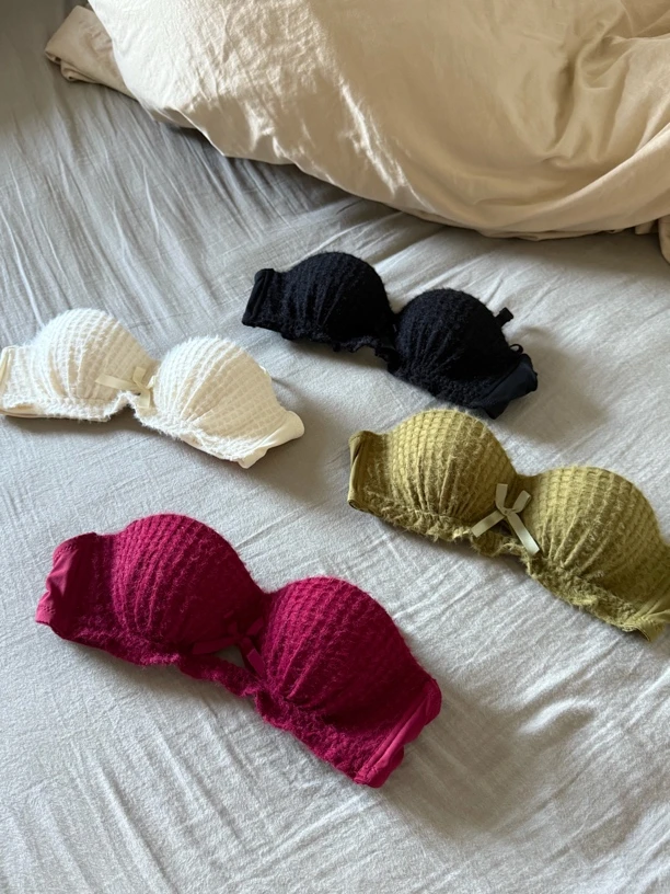 小a杯专属穿出沟·聚拢显大加厚无钢圈可无肩带半杯内衣上托防下垂