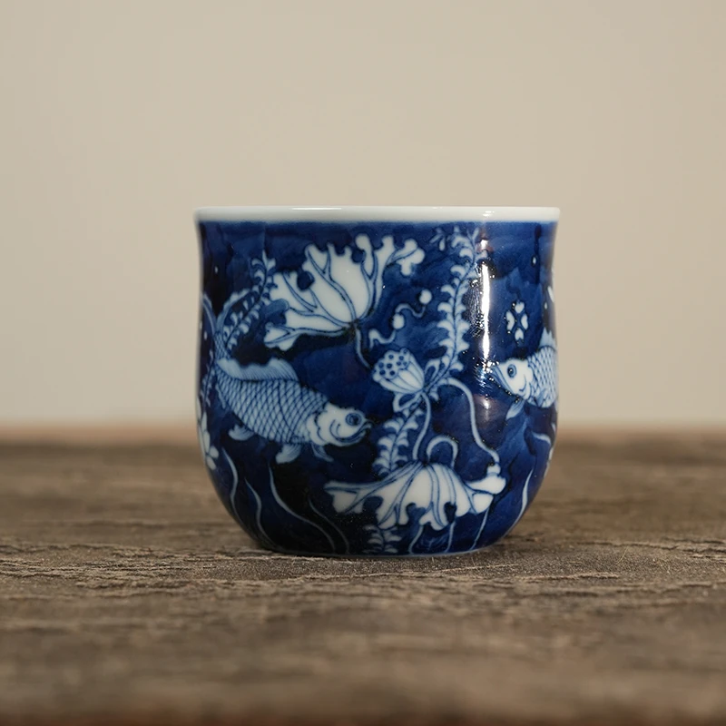 【墨舍柴窑】墨舍柴窑蓝地鱼藻杯（moshe346）复古茶道陶瓷纯手工手绘