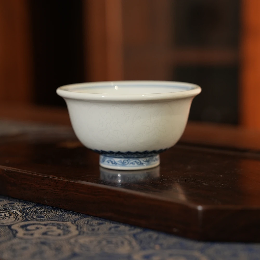 【墨舍名窑】快雪暗刻缠枝纹压手杯（kxsq291）纯手工手绘主人杯