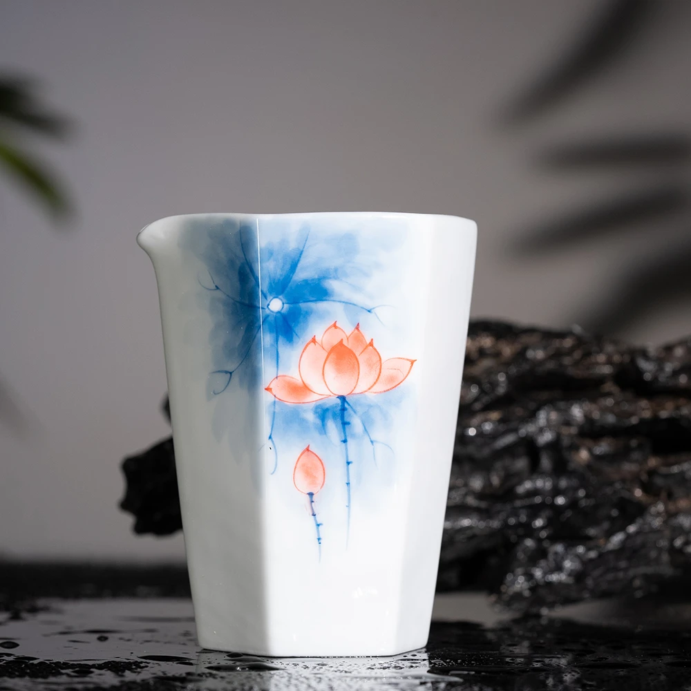 【墨舍好物】化兰荷叶红花白六边形公杯家用陶瓷器主人公杯（th646）