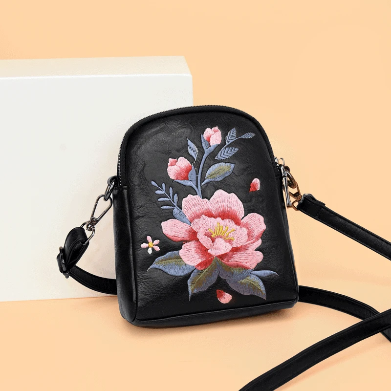 高档轻奢复古中国民族风包包女2024新款百搭休闲妈单肩斜跨手机包