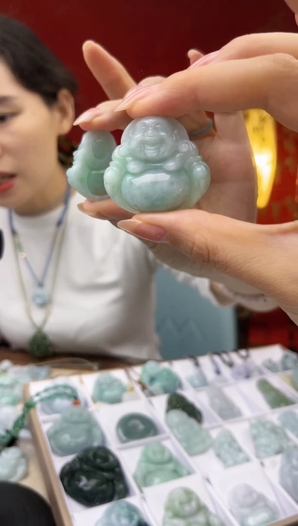 【闪购商品】翡翠颈饰未镶嵌佛公