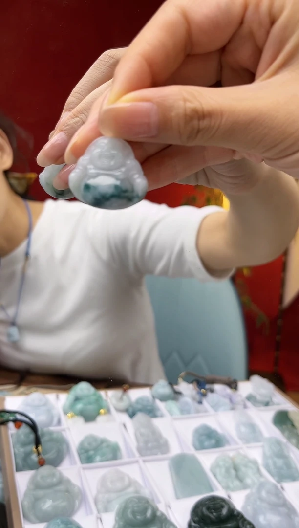 【闪购商品】翡翠颈饰未镶嵌佛公