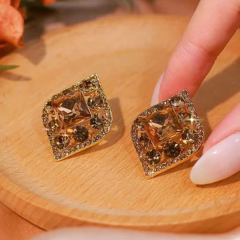铜合金耳饰 秋冬上新时尚气质菱形高级感耳钉