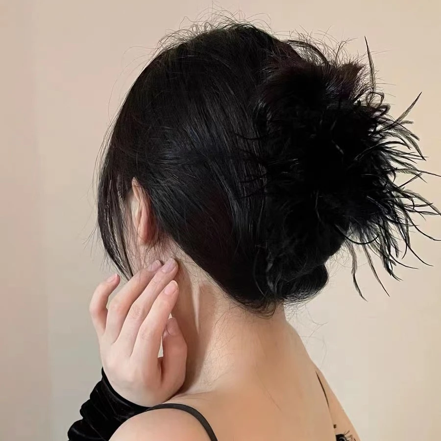 铜合金布艺发饰 黑色毛绒抓夹女小众气质高级感复古马尾夹鲨鱼夹