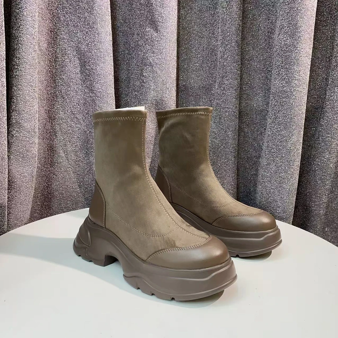 C1216 卡其 秋冬时尚舒适粗跟圆头中筒女弹力靴