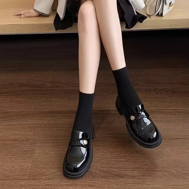 C1035 黑色 新款时尚圆头舒适粗跟深口女士乐福鞋