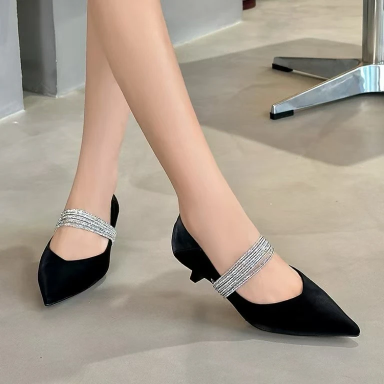 C1065 黑色  时尚气质细跟尖头浅口女单鞋