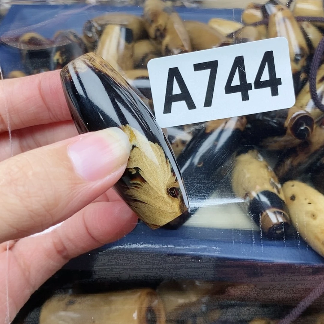 【闪购商品】柳柳木根雕天天744