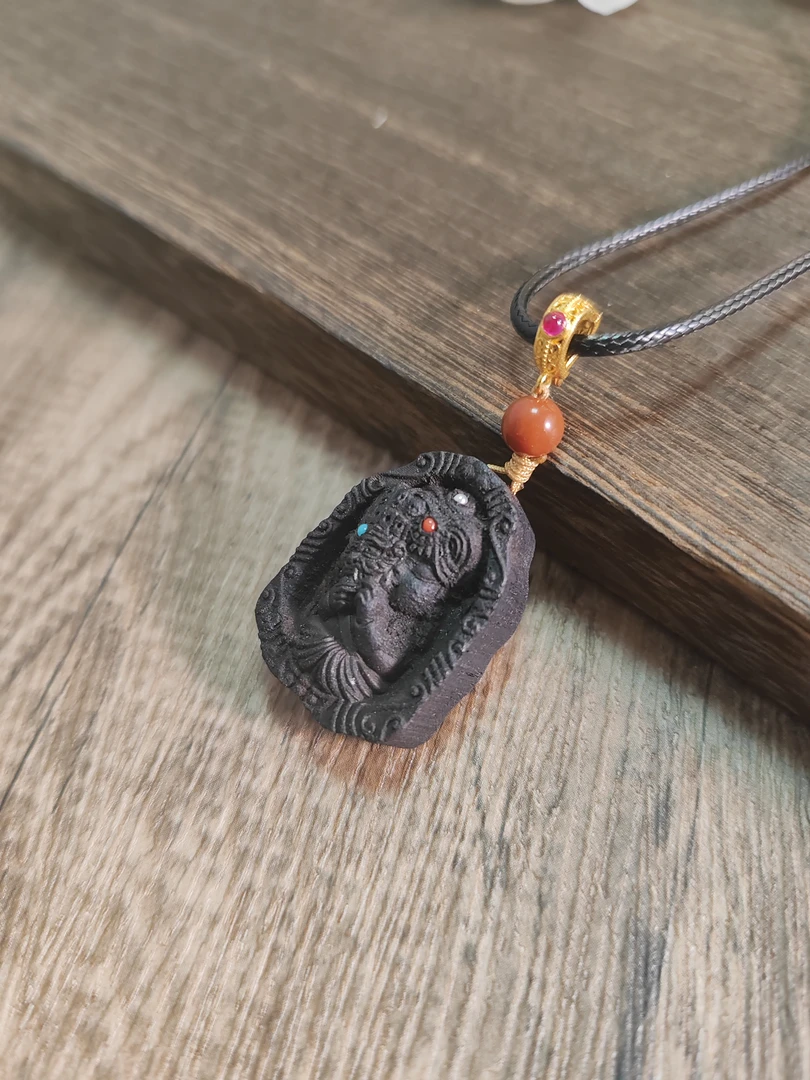 缅甸小叶降真扎基娘娘牌子雕刻件