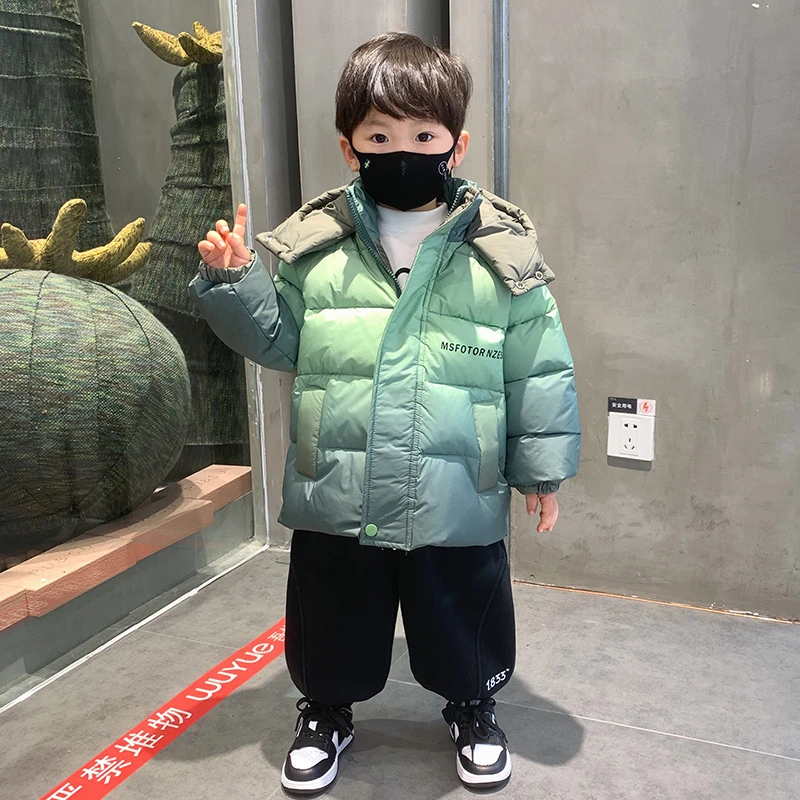 儿童羽绒服2023新款渐变男宝冬季童装男孩冬装痞帅男童加厚中长款