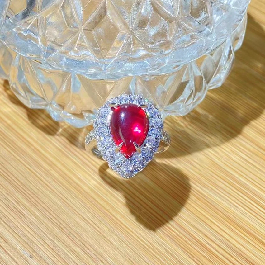 豪镶鸽血宝石红水滴高级精致设计戒指