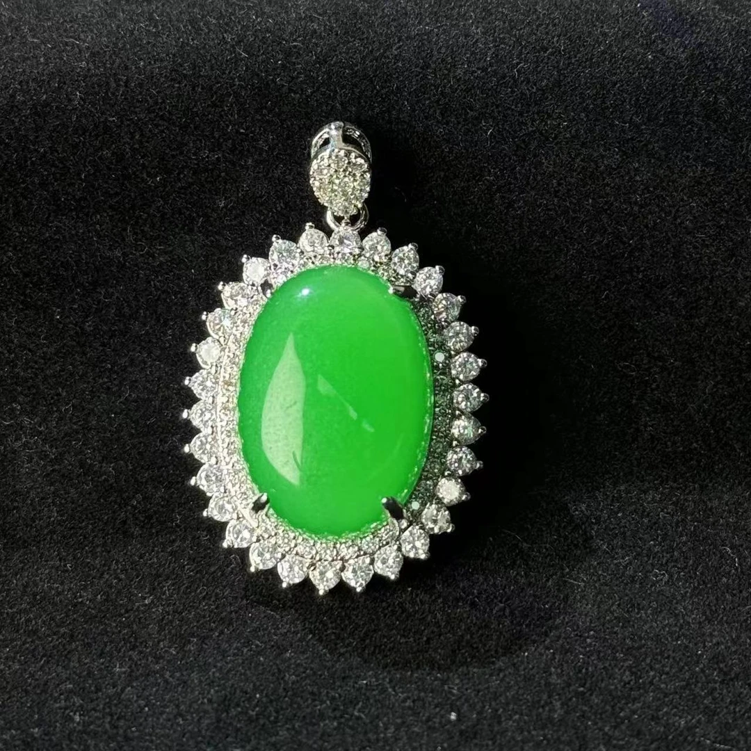 缅甸A货新马料帝王满绿蛋面豪镶吊坠  约25x18x13mm