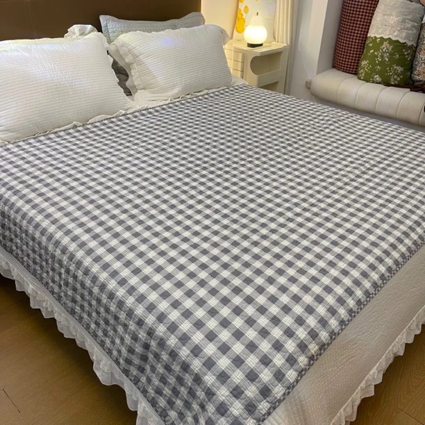 90~150~180斜纹棉小灰格小床盖可铺可盖绗缝夹棉床盖