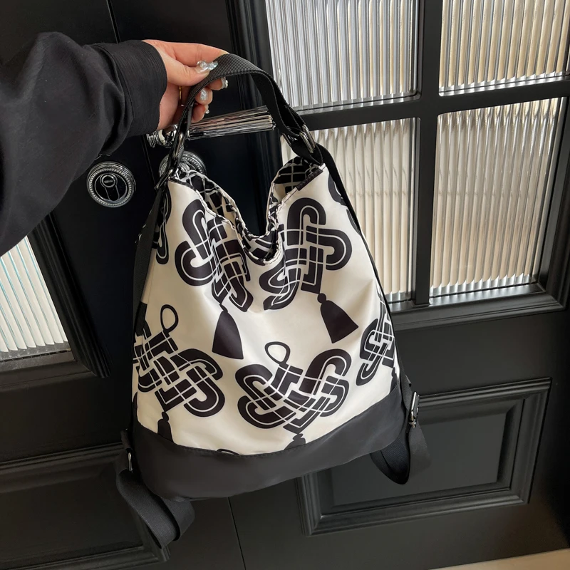 新款时尚通勤单肩包尼龙防水双肩包女多功能高级感旅游背包妈咪包